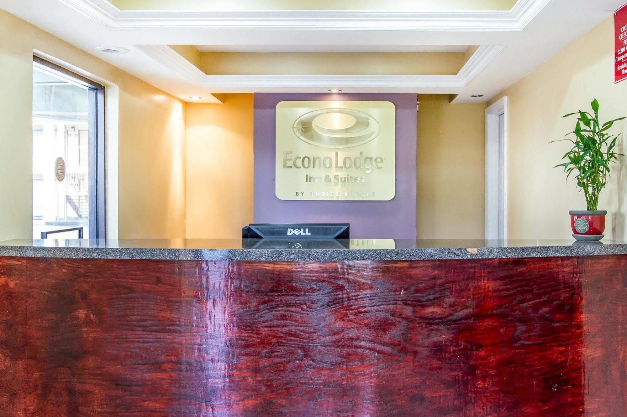 Econo Lodge Inn & Suites Evergreen Εξωτερικό φωτογραφία