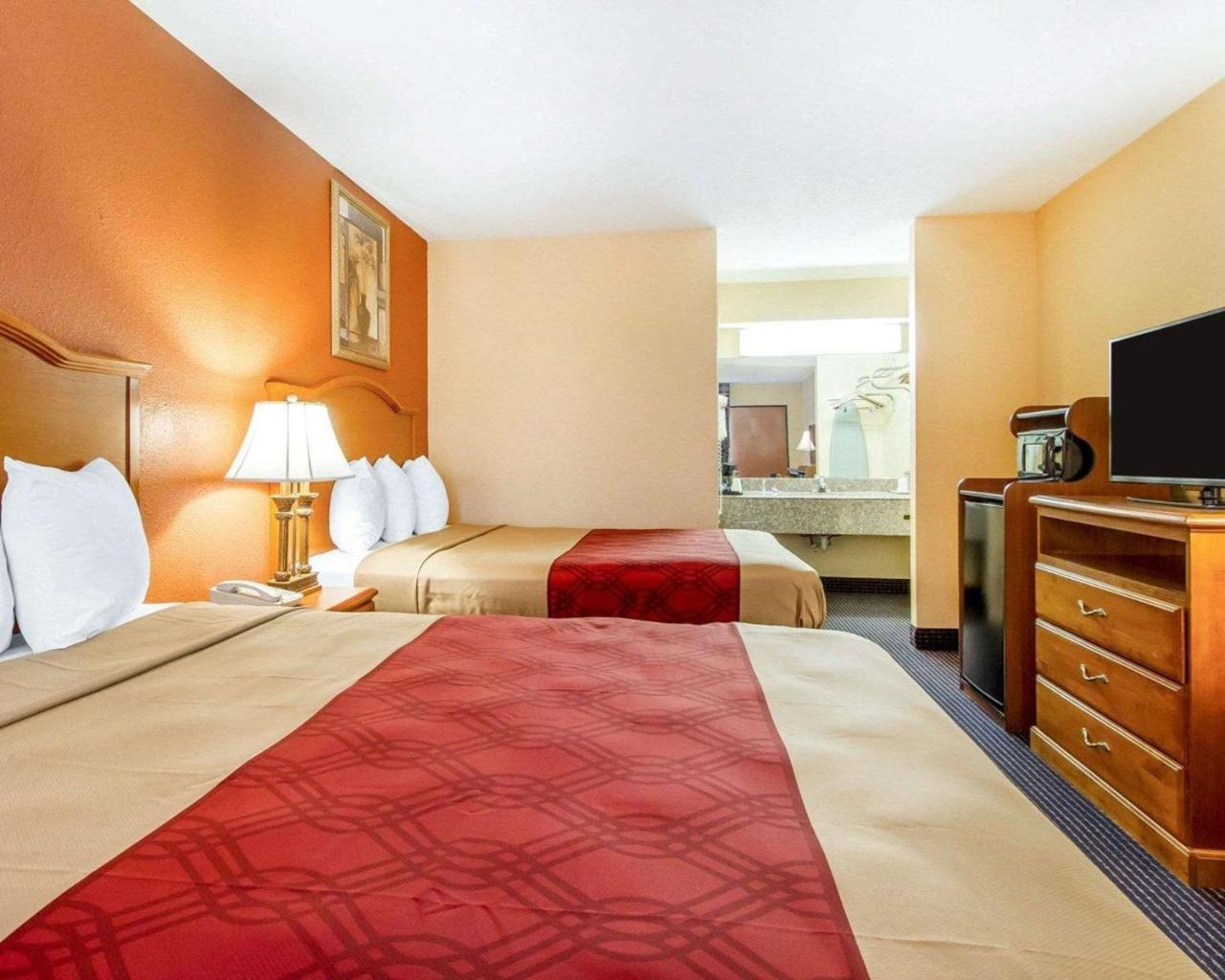 Econo Lodge Inn & Suites Evergreen Εξωτερικό φωτογραφία